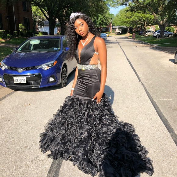 Black Mermaid Prom Dress - Picture 5 of 6